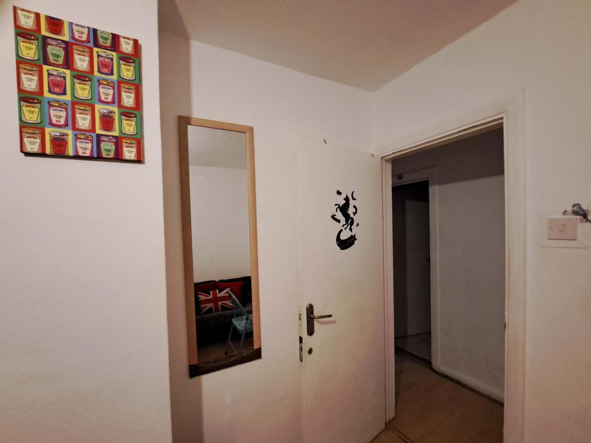 Merciful King Room, In Zone 2-3 Pensión