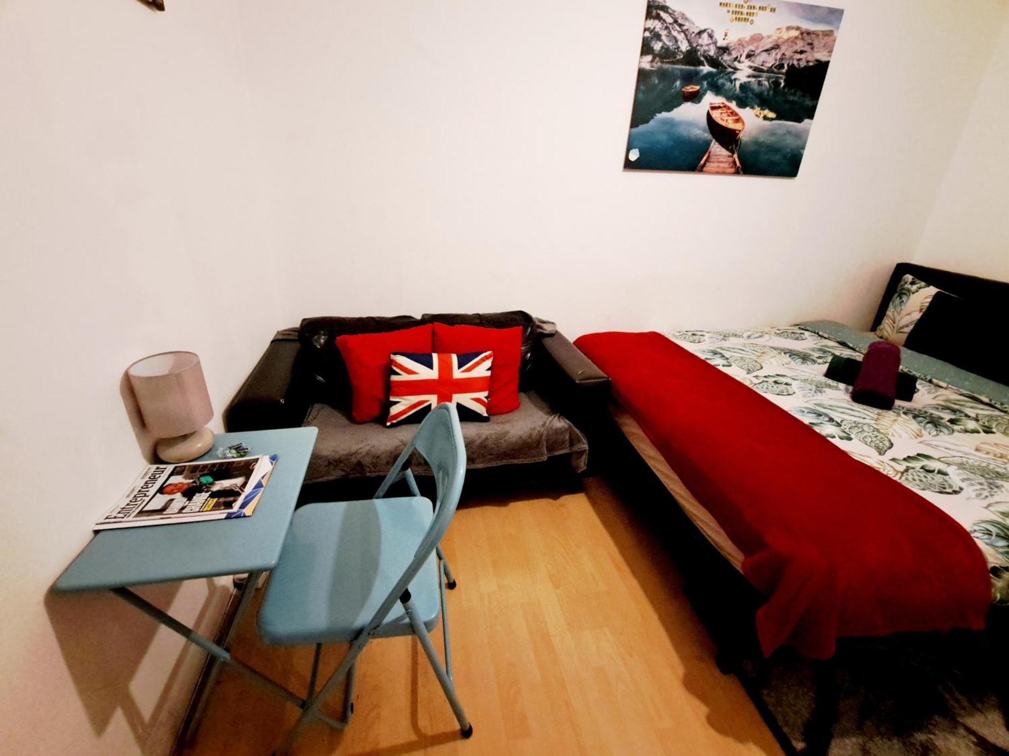 Pensión Merciful King Room, In Zone 2-3 *